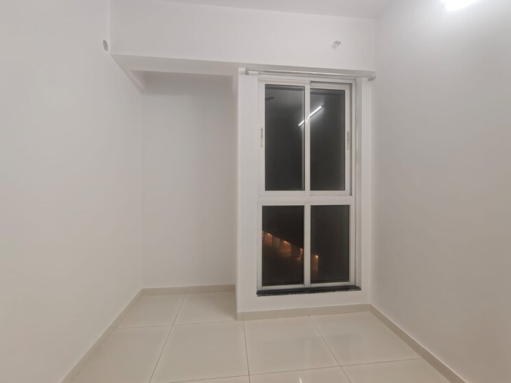 Room, godrej-emerald 1.5 Bedroom 600 Sq.Ft. Apartment In Ghodbunder Road Thane 9809176