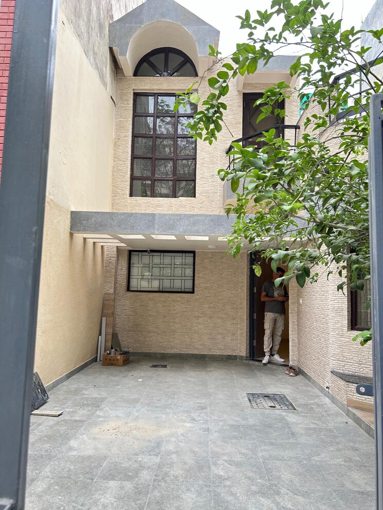 Exterior View, sushant-vyapaar-kendra 2 Bedroom 1250 Sq.Ft. Builder Floor In Sector 43 Gurgaon 9809357