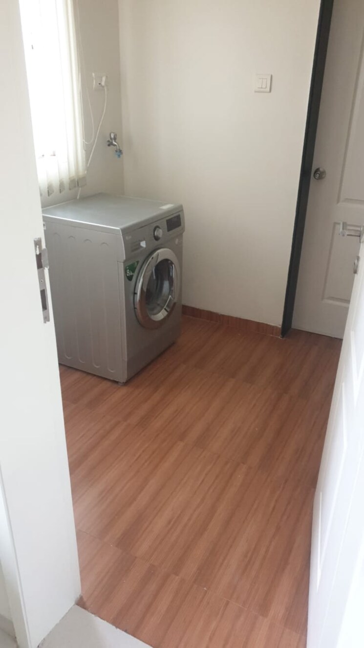 Bathroom, kolte-patil-24k-glitterati 3.5 Bedroom 1750 Sq.Ft. Apartment In Pimple Nilakh Pune 9809440