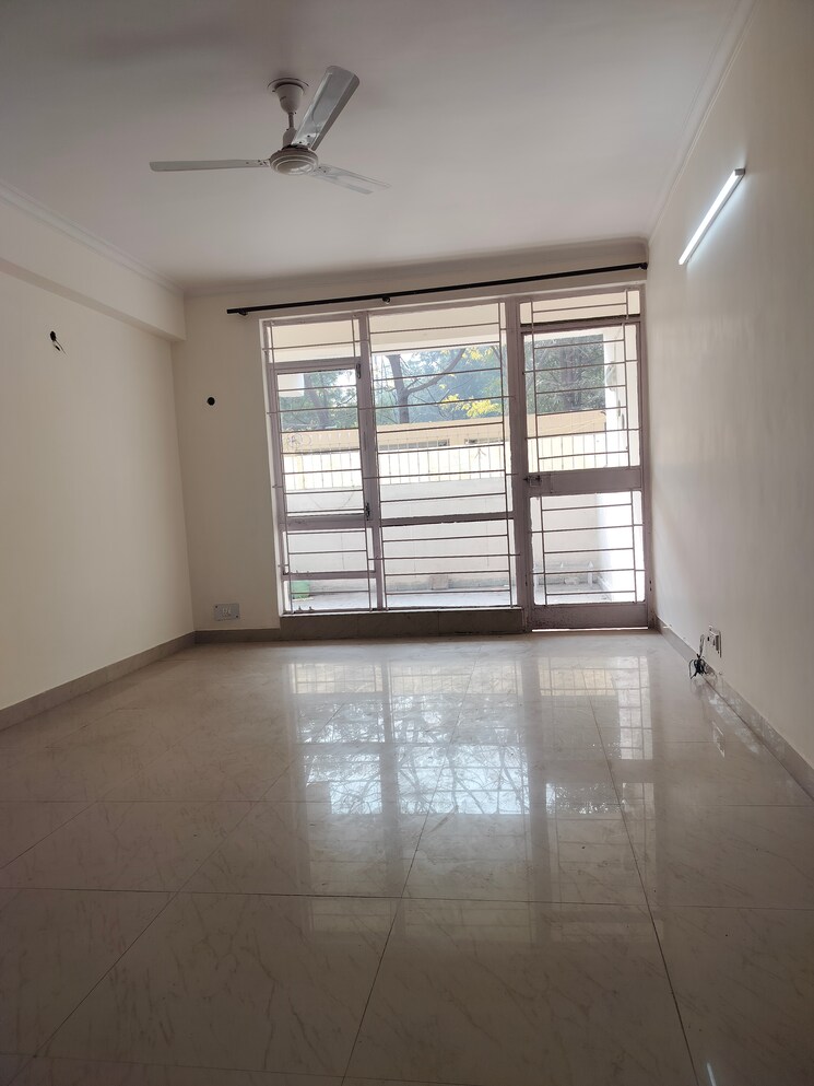 Room, vasant kunj 2.5 Bedroom 1200 Sq.Ft. Apartment In Vasant Kunj Delhi 9809475