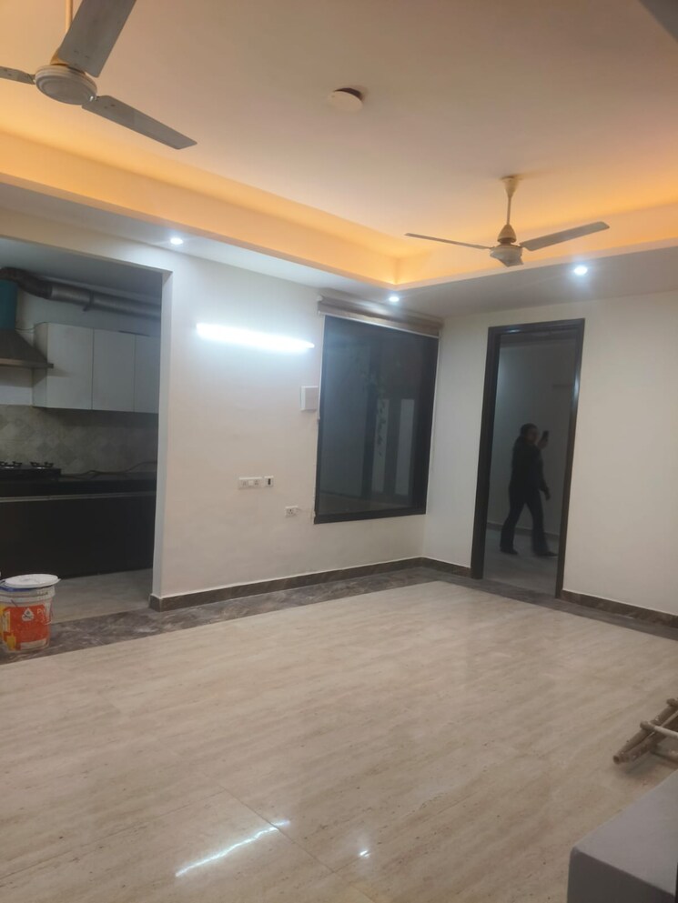 Room, saket 3 Bedroom 1400 Sq.Ft. Builder Floor In Saket Delhi 9809520