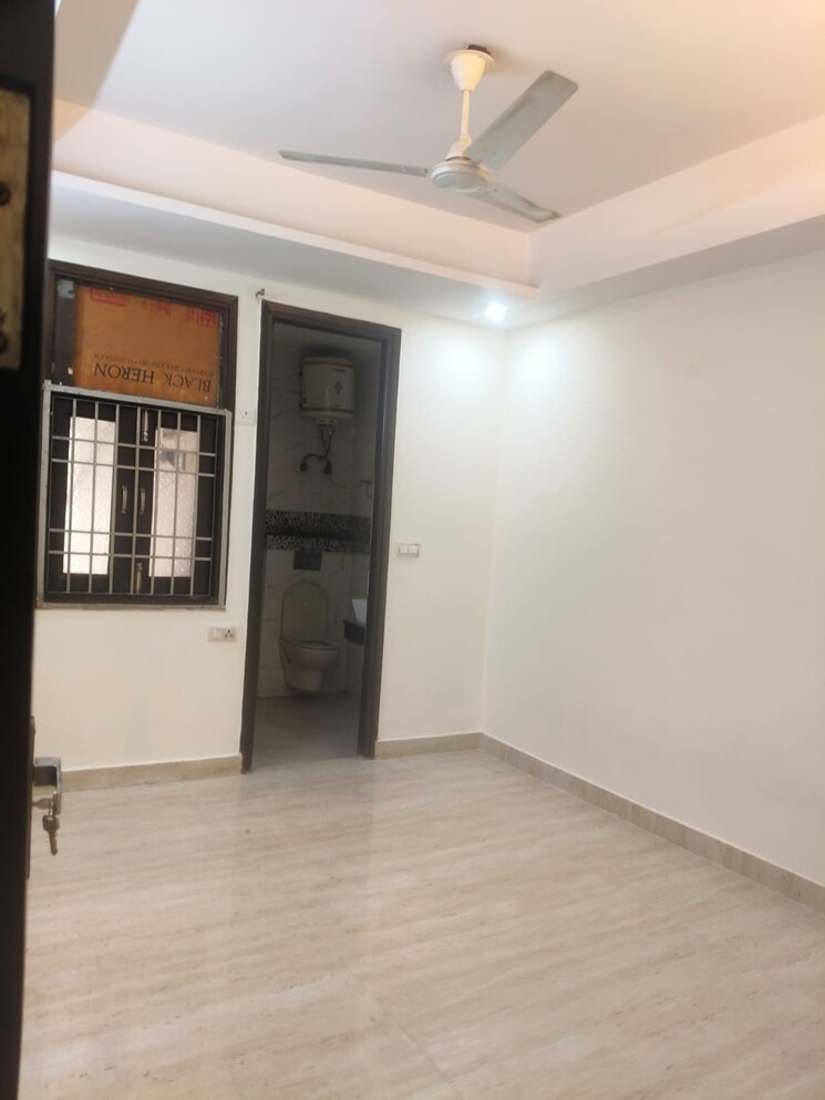 Room, saket 3 Bedroom 1400 Sq.Ft. Builder Floor In Saket Delhi 9809520