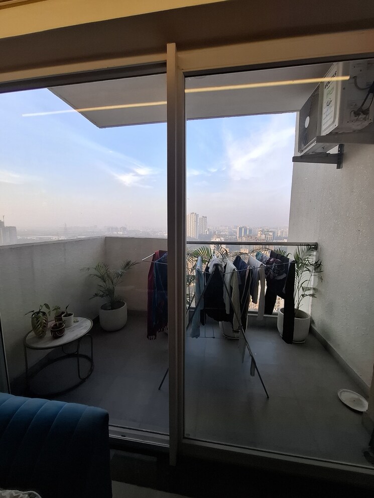 Gym, tulip-yellow 3 Bedroom 1704 Sq.Ft. Apartment In Sector 69 Gurgaon 9809623