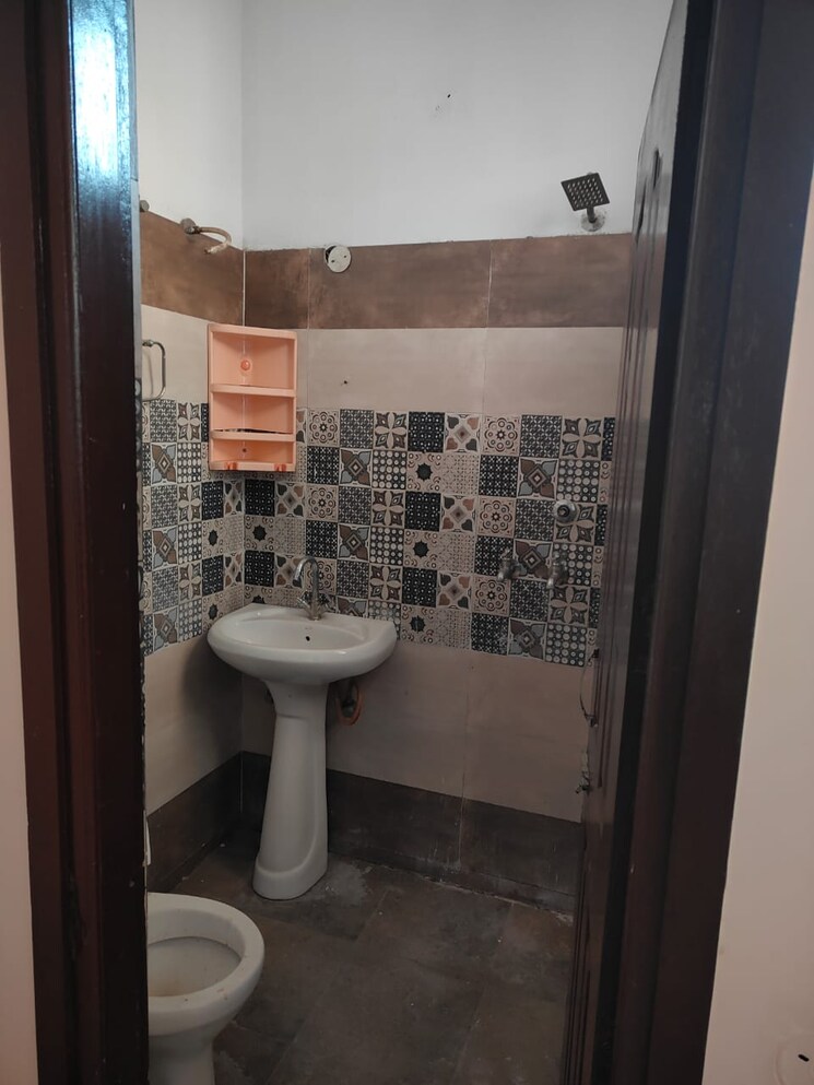 Bathroom, ms-enclave-zirakpur 2 Bedroom 980 Sq.Ft. Apartment In Dhakoli Zirakpur 9809673