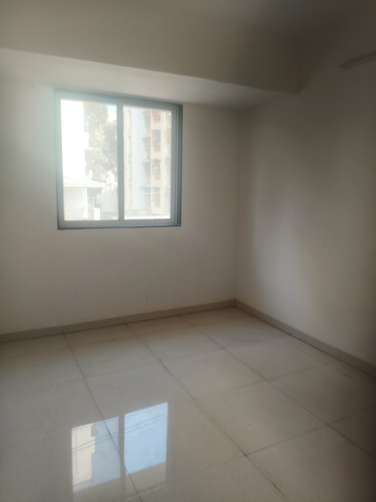 Room, rutu-riverview-classic-building-no-2-phase-2 2 Bedroom 900 Sq.Ft. Apartment In Kalyan West Thane 9809825