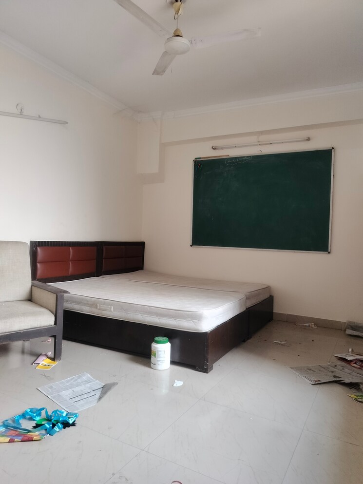 Cover Image, vasant kunj 3.5 Bedroom 2200 Sq.Ft. Apartment In Vasant Kunj Delhi 9809857