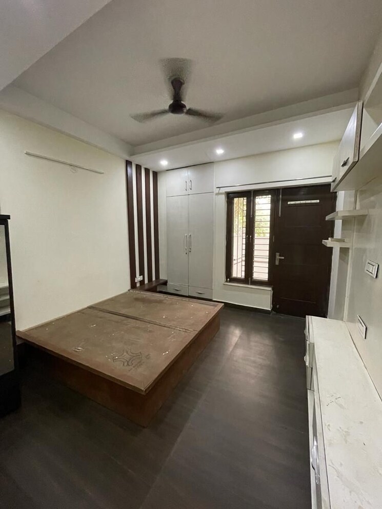 Room, nirvana-courtyard 3 Bedroom 1600 Sq.Ft. Builder Floor In Sector 50 Gurgaon 9809872