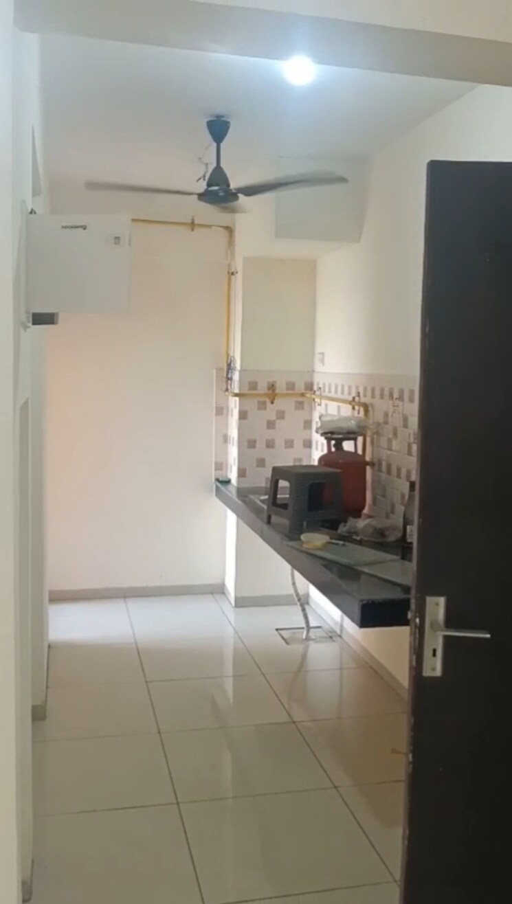 Bathroom, wave-dream-homes 2 Bedroom 808 Sq.Ft. Apartment In Wave City Ghaziabad 9809973