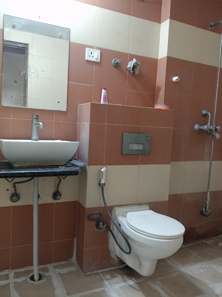 Bathroom, mahagun-mywoods 3 Bedroom 1545 Sq.Ft. Apartment In Sector 16c Greater Noida Greater Noida 9810052