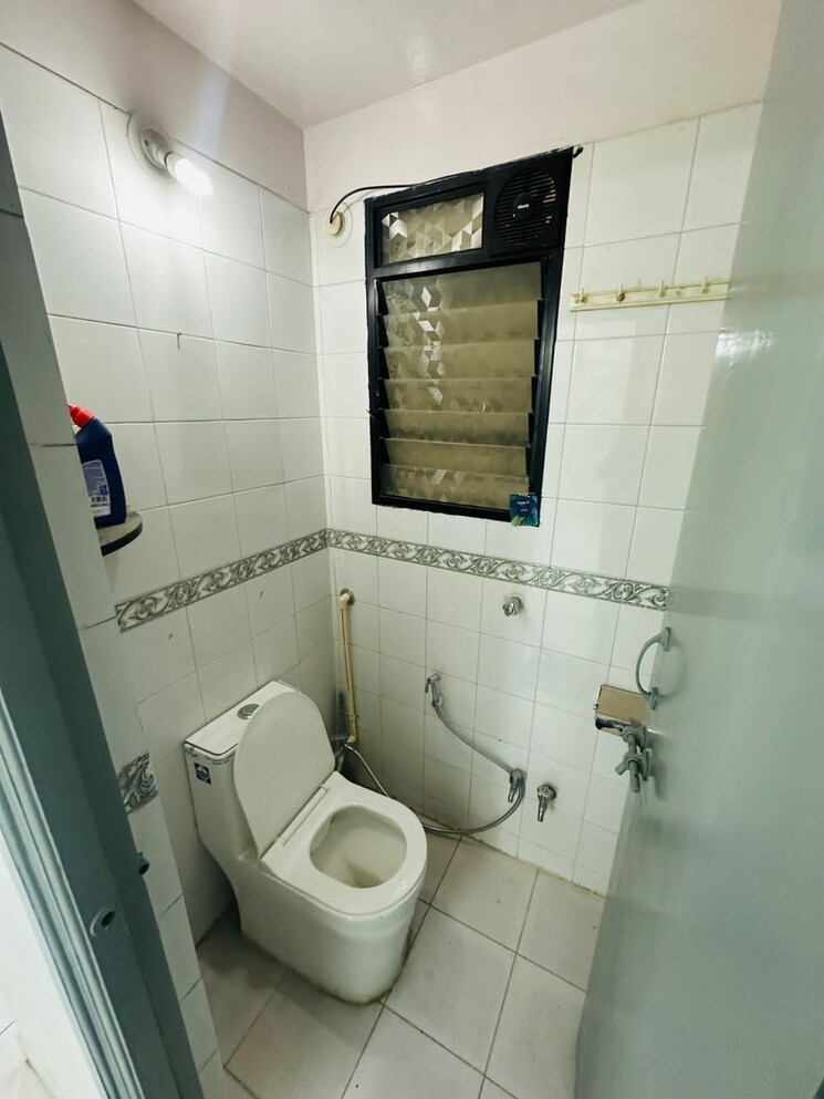 Bathroom, prm-raj-residency 2 Bedroom 950 Sq.Ft. Apartment In Aundh Pune 9810085