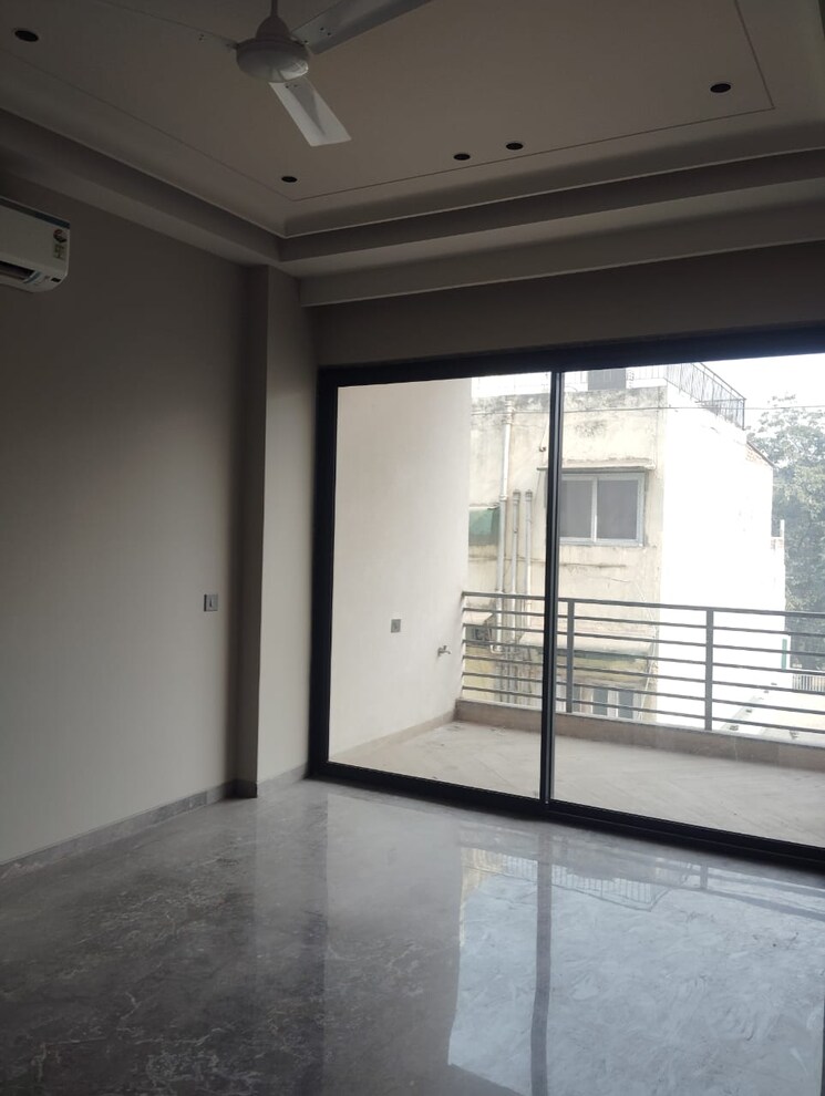 Cover Image, safdarjung enclave 4 Bedroom 2200 Sq.Ft. Builder Floor In Safdarjung Enclave Delhi 9810193