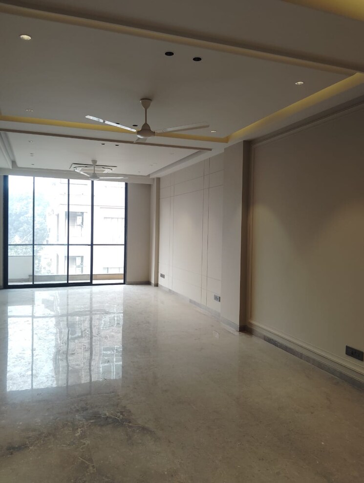 Room, safdarjung enclave 4 Bedroom 2200 Sq.Ft. Builder Floor In Safdarjung Enclave Delhi 9810193