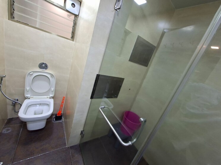 Bathroom, oberoi-springs 5 Bedroom 3000 Sq.Ft. Apartment In Andheri West Mumbai 9810337