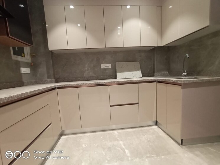 Kitchen, chittaranjan park 3 Bedroom 125 Sq.Yd. Builder Floor In Chittaranjan Park Delhi 9810383