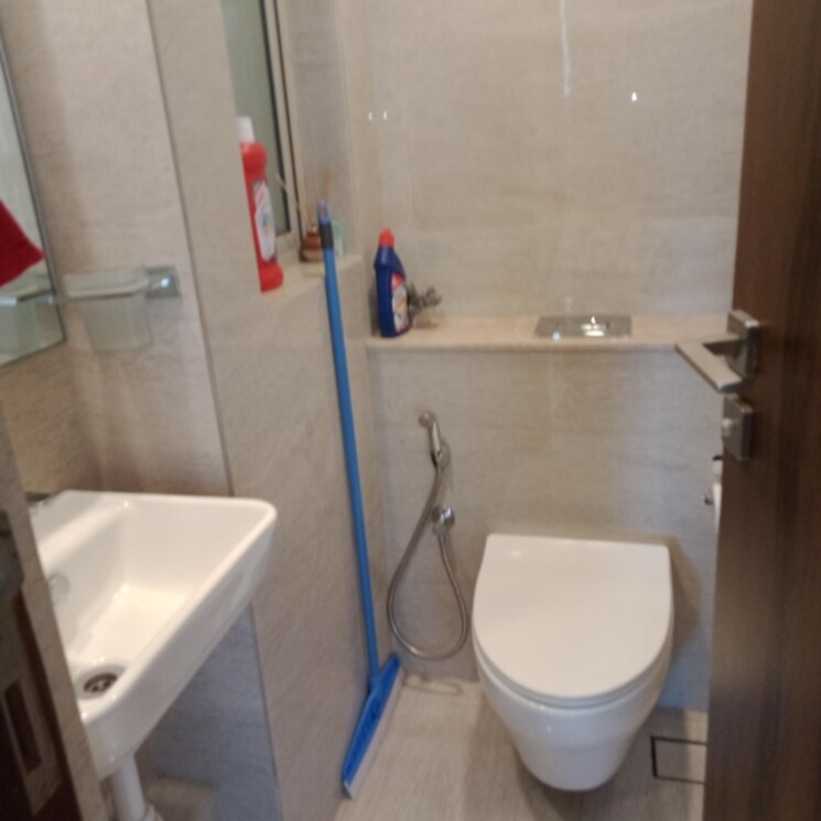 Bathroom, hiranandani-regent-hill 1 Bedroom 379 Sq.Ft. Apartment In Powai Mumbai 9810481
