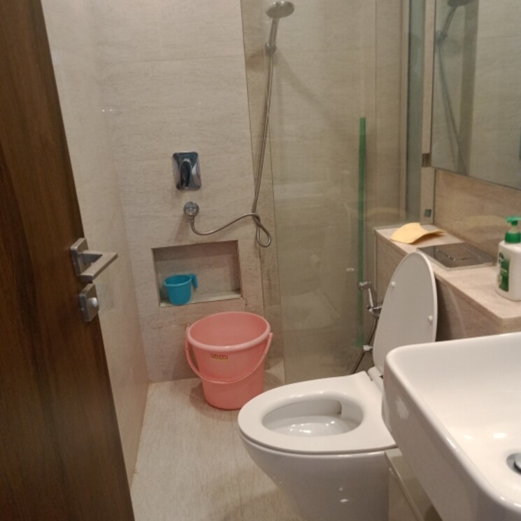 Bathroom, hiranandani-regent-hill 1 Bedroom 379 Sq.Ft. Apartment In Powai Mumbai 9810481