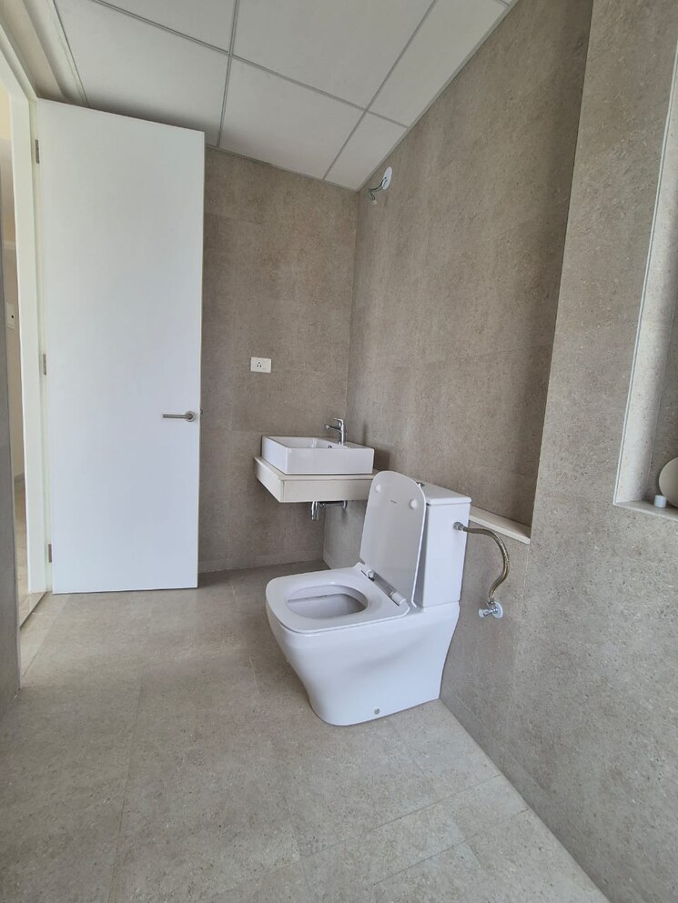 Bathroom, tata-serein 3 Bedroom 1052 Sq.Ft. Apartment In Pokhran Road No Two Thane 9810491