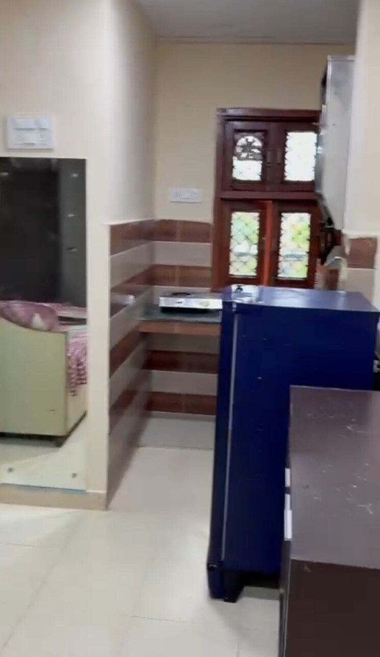 Kitchen, patel nagar 1 RK 450 Sq.Ft. Builder Floor In Patel Nagar Delhi 9810516