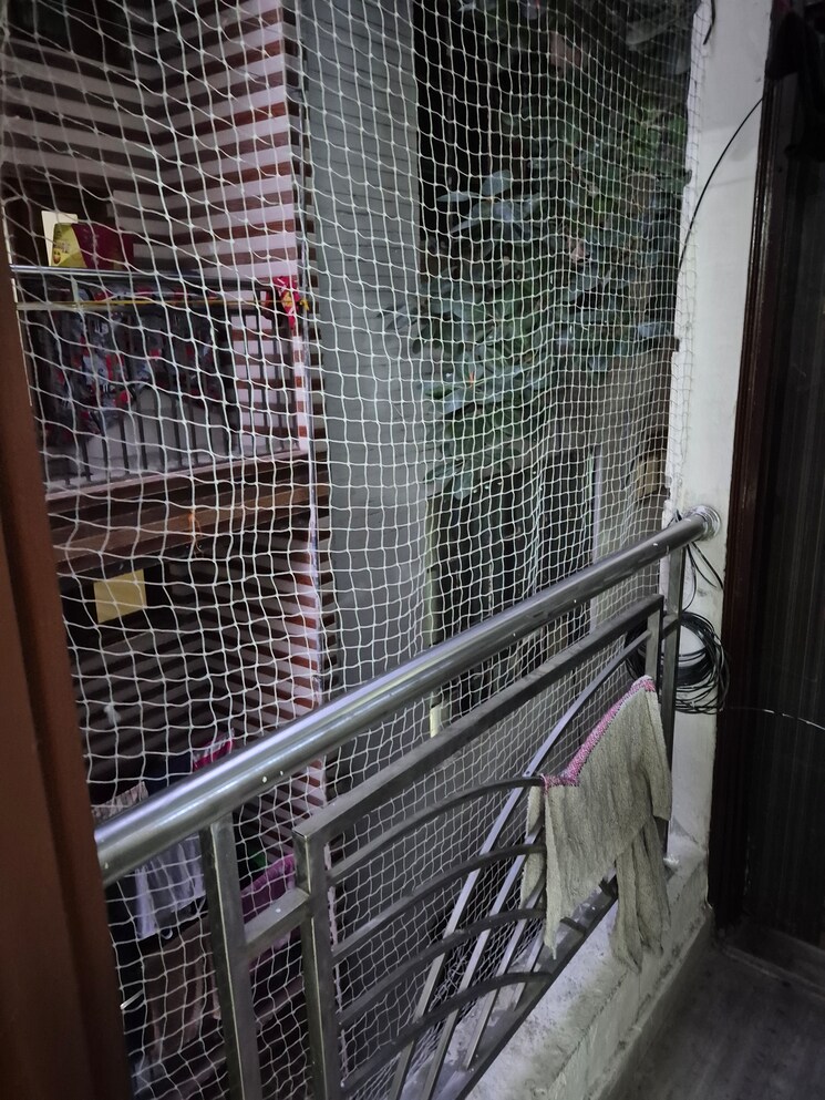 Balcony, mayur vihar 2.5 Bedroom 750 Sq.Ft. Builder Floor In Mayur Vihar Delhi 9810588