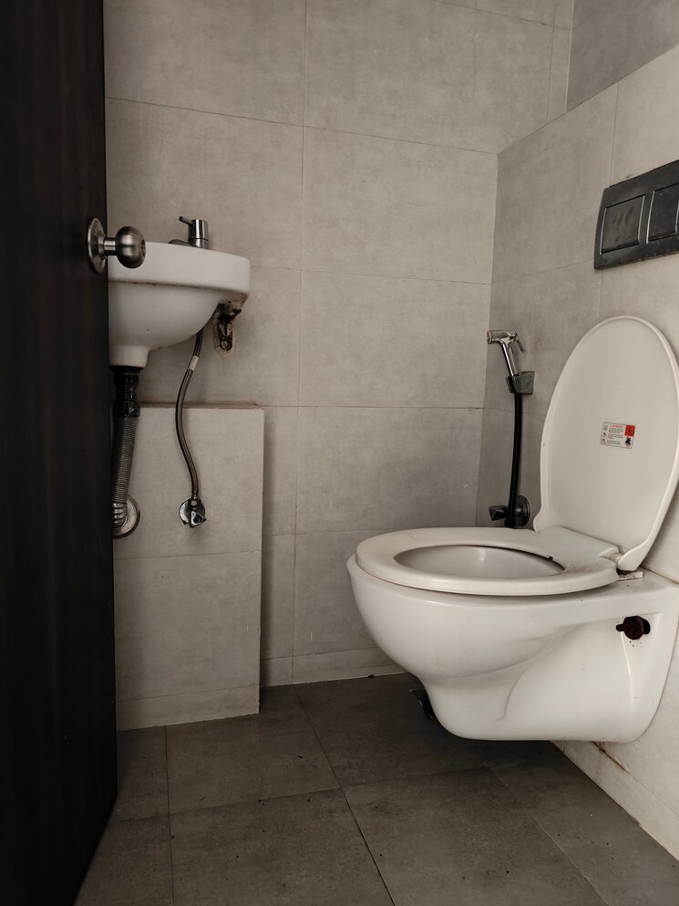 Bathroom, lodha-crown-kolshet 1 Bedroom 322 Sq.Ft. Apartment In Kolshet Road Thane 9810617
