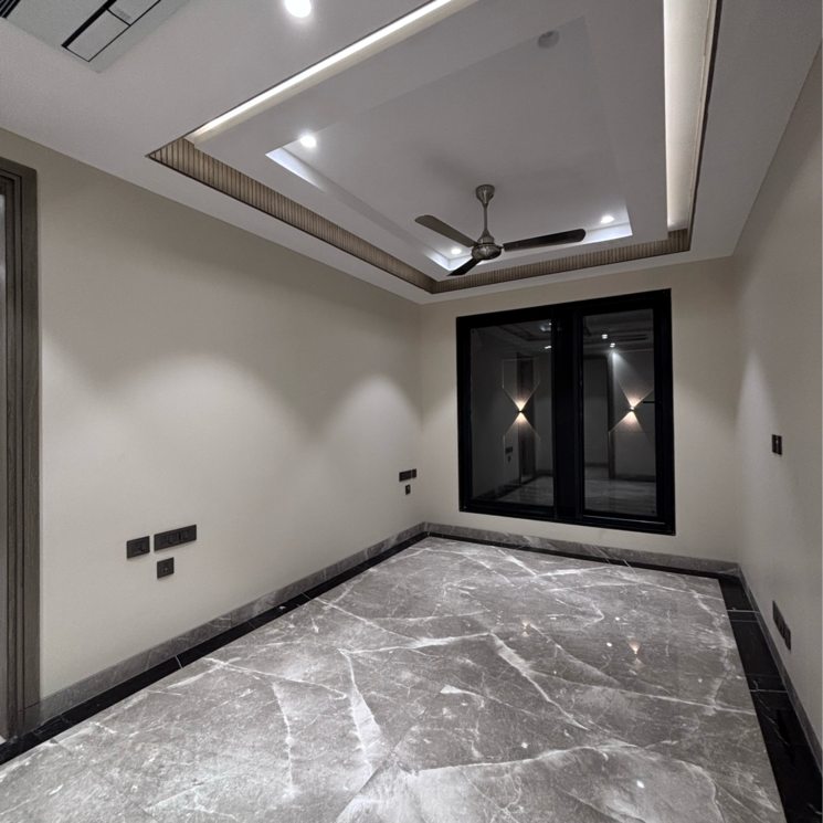 Room, gulmohar park 4 Bedroom 300 Sq.Yd. Builder Floor In Gulmohar Park Delhi 9810632