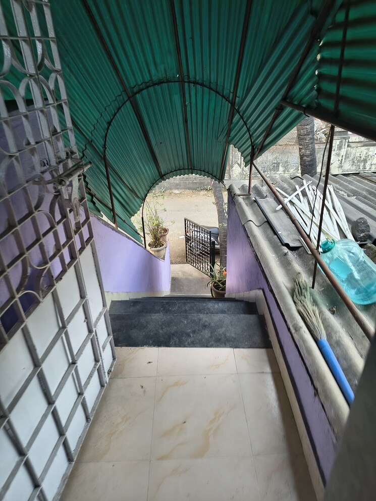 undefined, kurla east Commercial Office Space 400 Sq.Ft. In Kurla East Mumbai 9810636