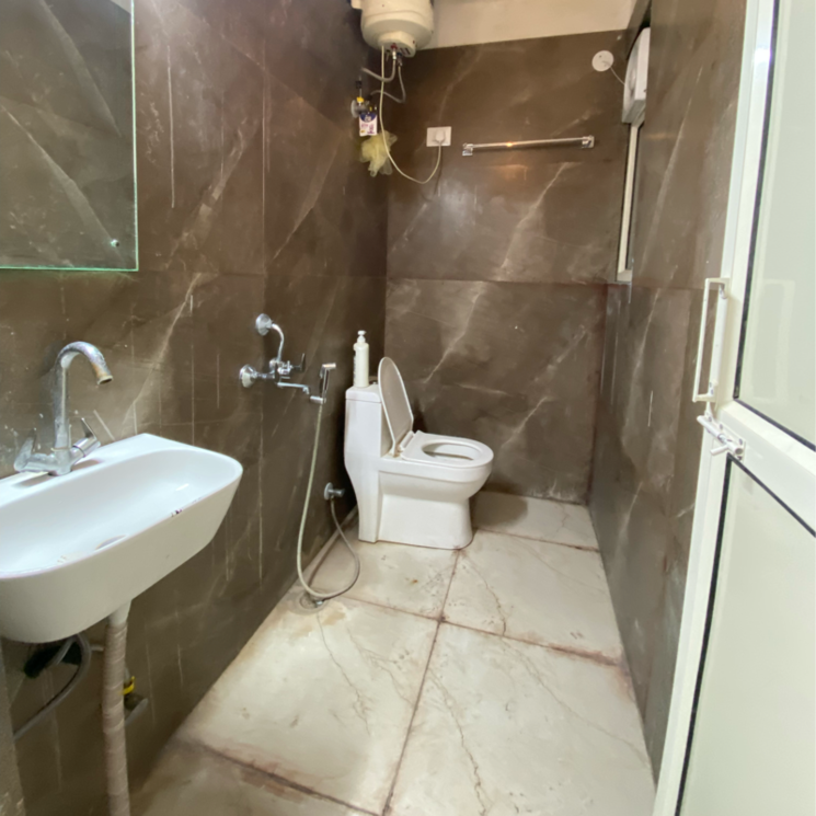 Bathroom, chattarpur 1 Bedroom 600 Sq.Ft. Builder Floor In Chattarpur Delhi 9810640
