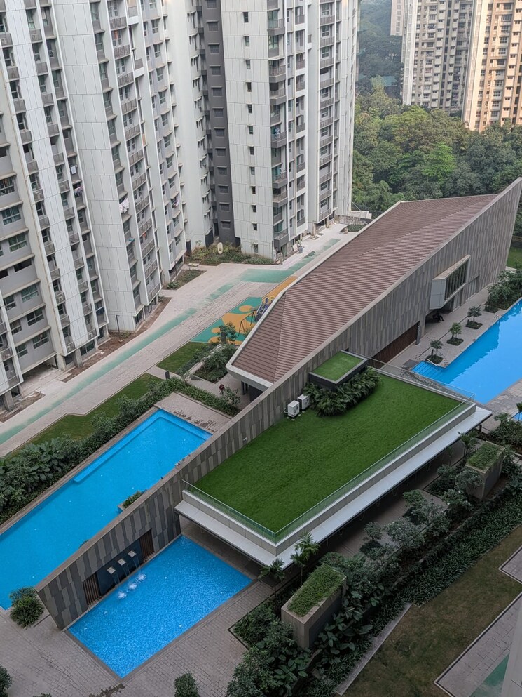 Swimming Pool, kalpataru-immensa-b 2 Bedroom 598 Sq.Ft. Apartment In Kolshet Road Thane 9810671