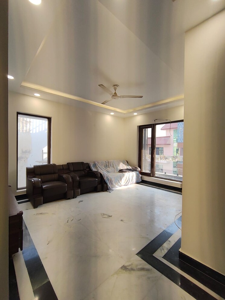 Master Bedroom, unitech-south-city-1 3 Bedroom 2300 Sq.Ft. Builder Floor In South City 1 Gurgaon 9810762