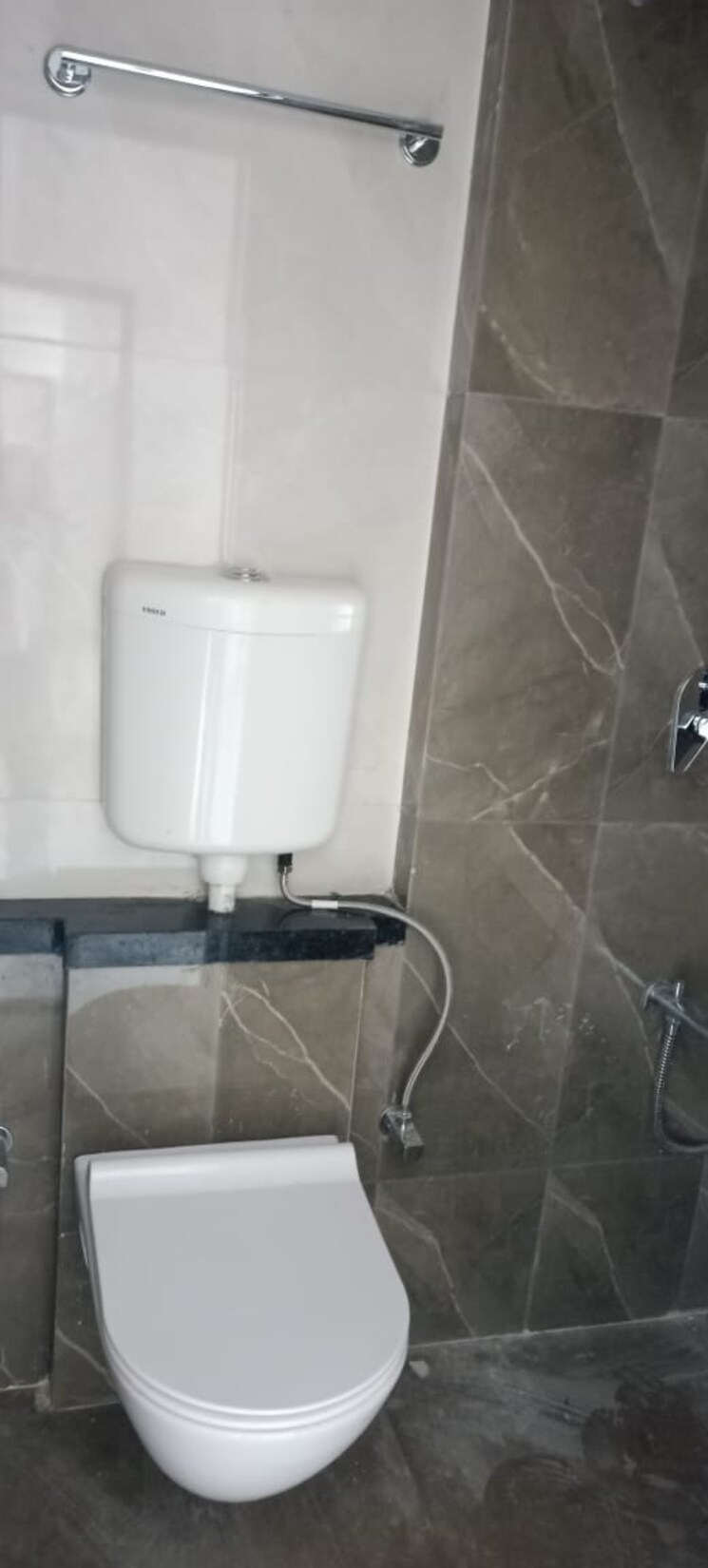 Bathroom, bhatta-chawl 2 Bedroom 850 Sq.Ft. Apartment In Worli Mumbai 9810783