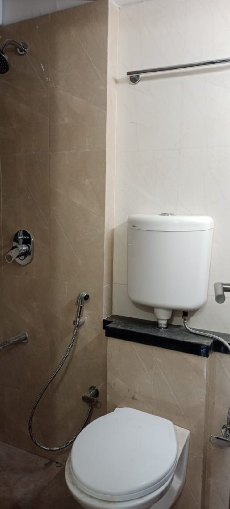 Bathroom, bhatta-chawl 2 Bedroom 850 Sq.Ft. Apartment In Worli Mumbai 9810783