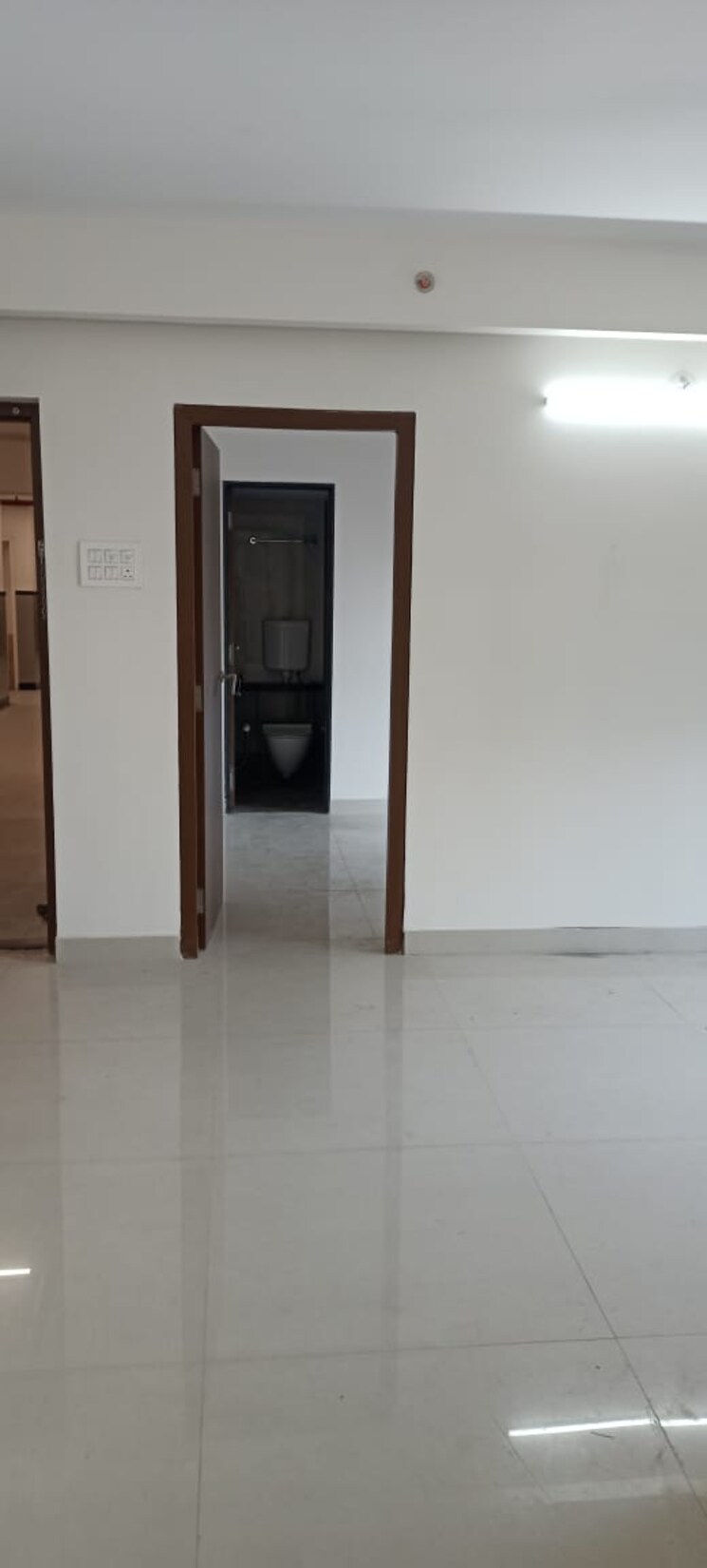 Room, bhatta-chawl 2 Bedroom 850 Sq.Ft. Apartment In Worli Mumbai 9810783