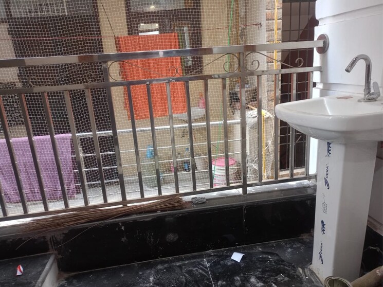 Balcony, chattarpur 1 RK 250 Sq.Ft. Apartment In Chattarpur Delhi 9810792