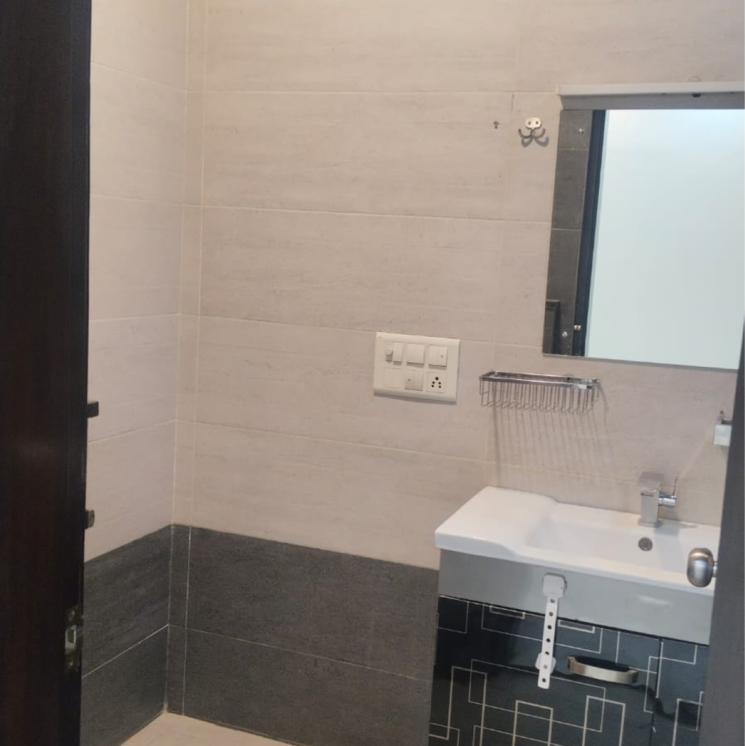 Bathroom, vasant vihar 4 Bedroom 5000 Sq.Ft. Builder Floor In Vasant Vihar Delhi 9810809
