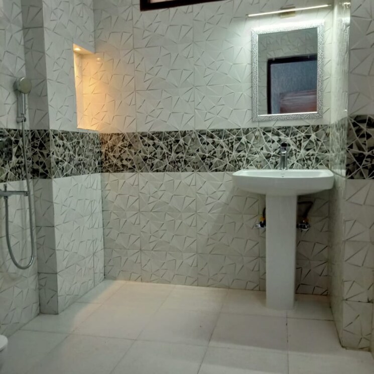 Bathroom, malviya nagar 2 Bedroom 900 Sq.Ft. Builder Floor In Malviya Nagar Delhi 9810813