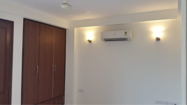 Other, safdarjung enclave 3 Bedroom 200 Sq.Yd. Builder Floor In Safdarjung Enclave Delhi 9810868