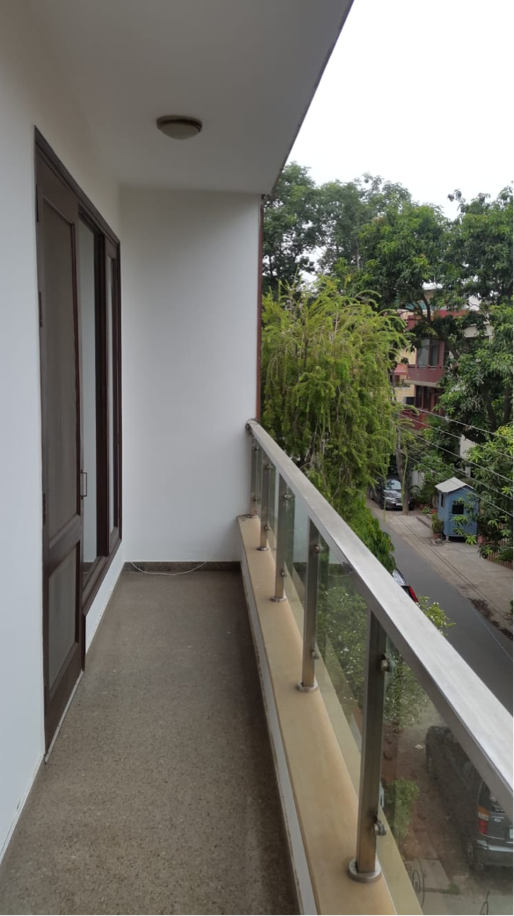 Balcony, safdarjung enclave 3 Bedroom 200 Sq.Yd. Builder Floor In Safdarjung Enclave Delhi 9810868