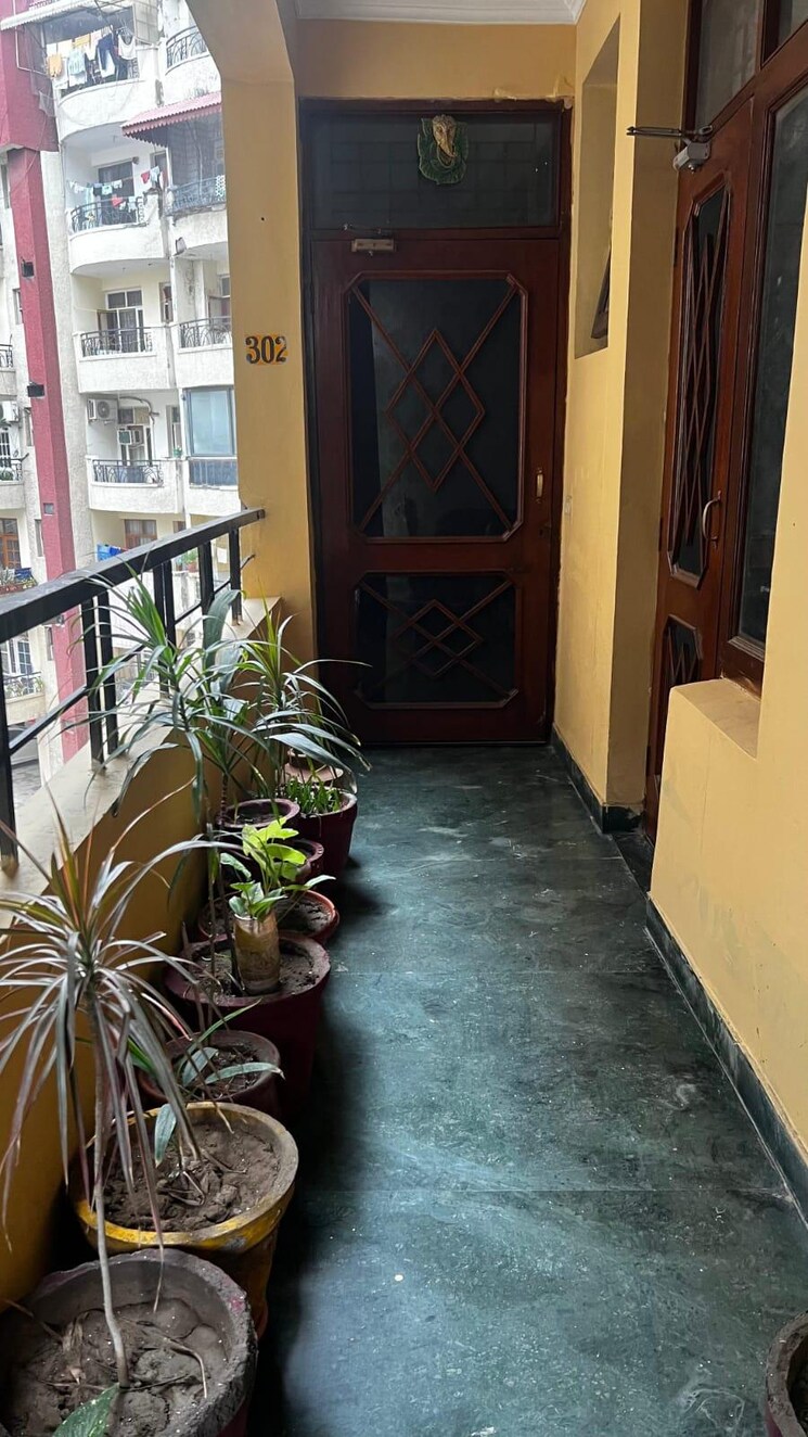 Balcony, ambala highway 3 Bedroom 1743 Sq.Ft. Apartment In Ambala Highway Zirakpur 9810871