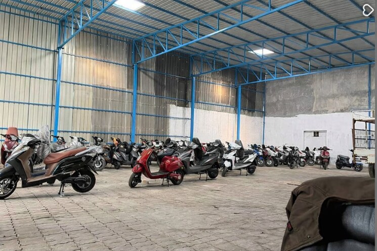  Parking, chinhat Commercial Warehouse 6000 Sq.Yd. In Chinhat Lucknow 9810925