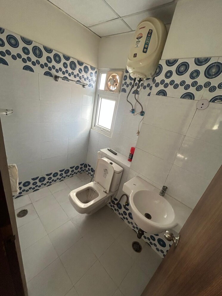Bathroom, sunshine-helios 3 Bedroom 1575 Sq.Ft. Apartment In Sector 78 Noida 9810937