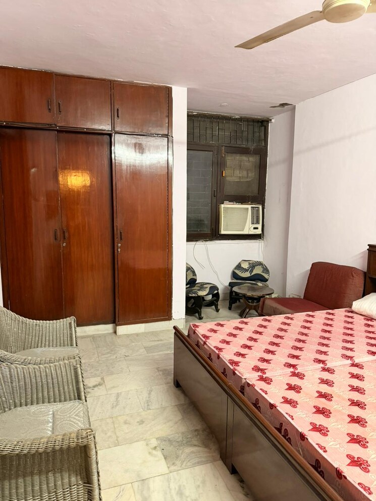 Bedroom, greater kailash ii 2 Bedroom 1500 Sq.Ft. Builder Floor In Greater Kailash ii Delhi 9811006