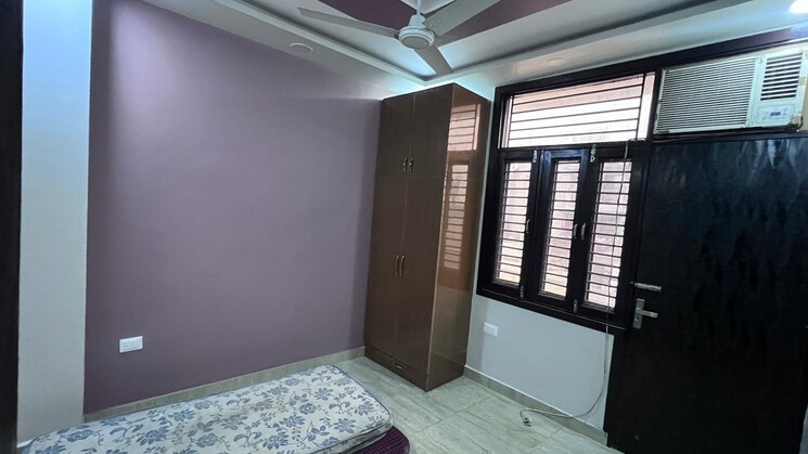 Bedroom, raj nagar 3 Bedroom 95 Sq.Yd. Builder Floor In Raj Nagar Delhi 9811078