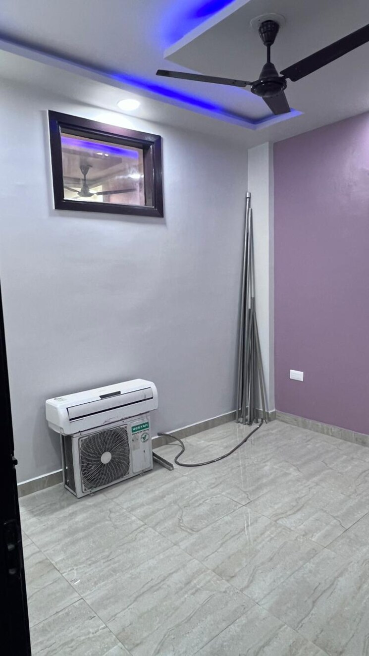 Bedroom, raj nagar 3 Bedroom 95 Sq.Yd. Builder Floor In Raj Nagar Delhi 9811078