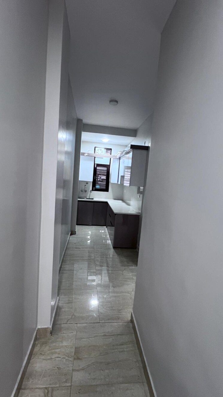 Kitchen, raj nagar 3 Bedroom 95 Sq.Yd. Builder Floor In Raj Nagar Delhi 9811078