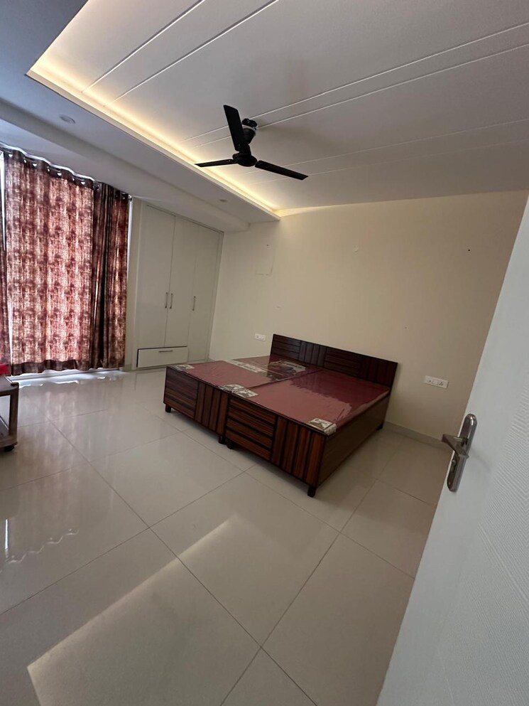 Cover Image, skylar-homes 3 Bedroom 1800 Sq.Ft. Apartment In Patiala Road Zirakpur 9811103