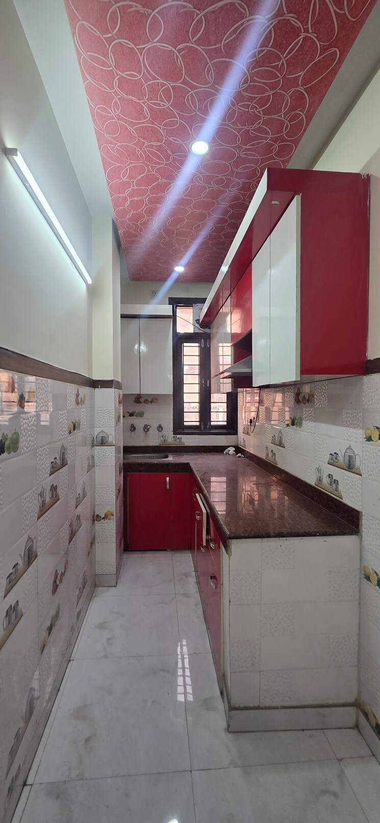 Kitchen, vishwas park 3 Bedroom 85 Sq.Yd. Builder Floor In Vishwas Park Delhi 9811235