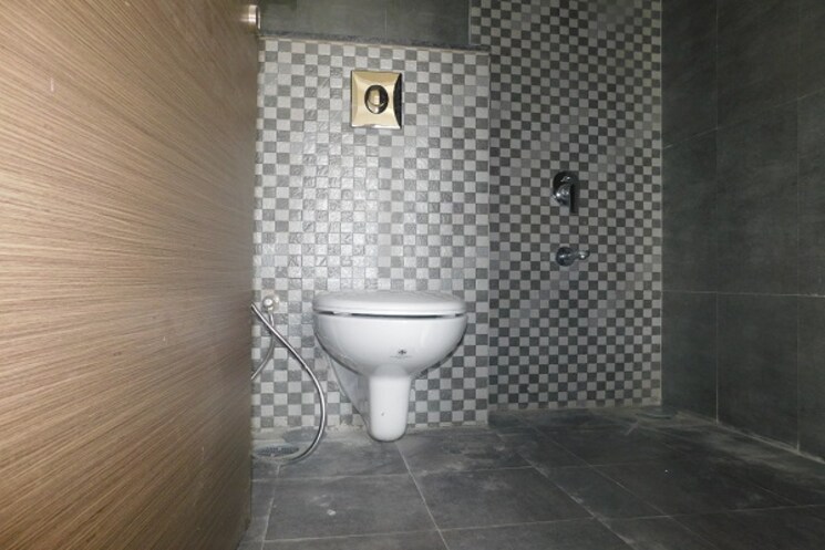 Bathroom, the-wadhwa-the-address 2 Bedroom 649 Sq.Ft. Apartment In Ghatkopar West Mumbai 9811302