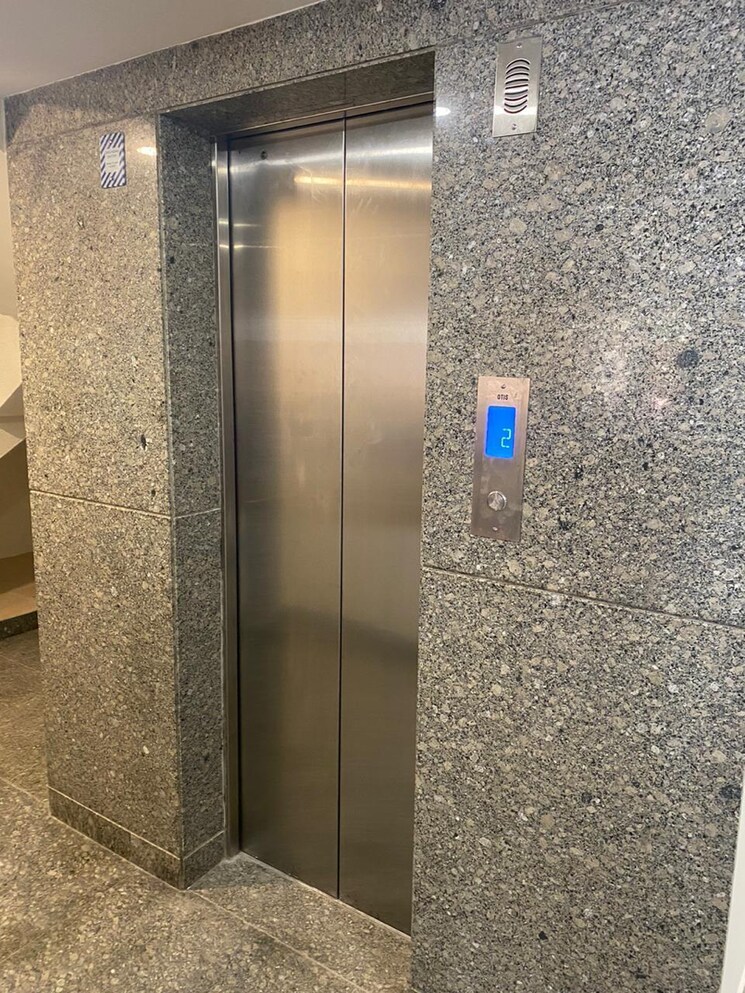 undefined, safdarjung enclave 4 Bedroom 500 Sq.Yd. Builder Floor In Safdarjung Enclave Delhi 9811315