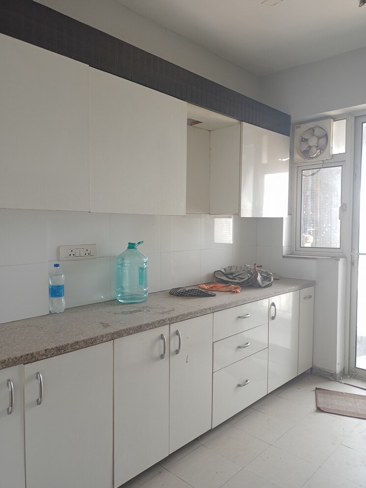 Kitchen, dlf-new-town-heights-i 3 Bedroom 1845 Sq.Ft. Apartment In Sector 90 Gurgaon 9811581