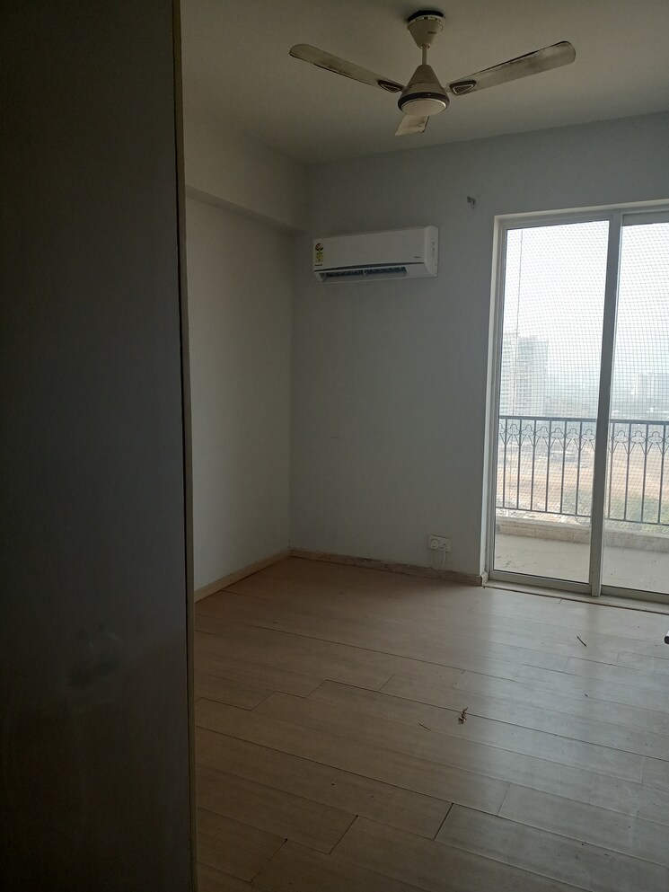Room, dlf-new-town-heights-i 3 Bedroom 1845 Sq.Ft. Apartment In Sector 90 Gurgaon 9811581